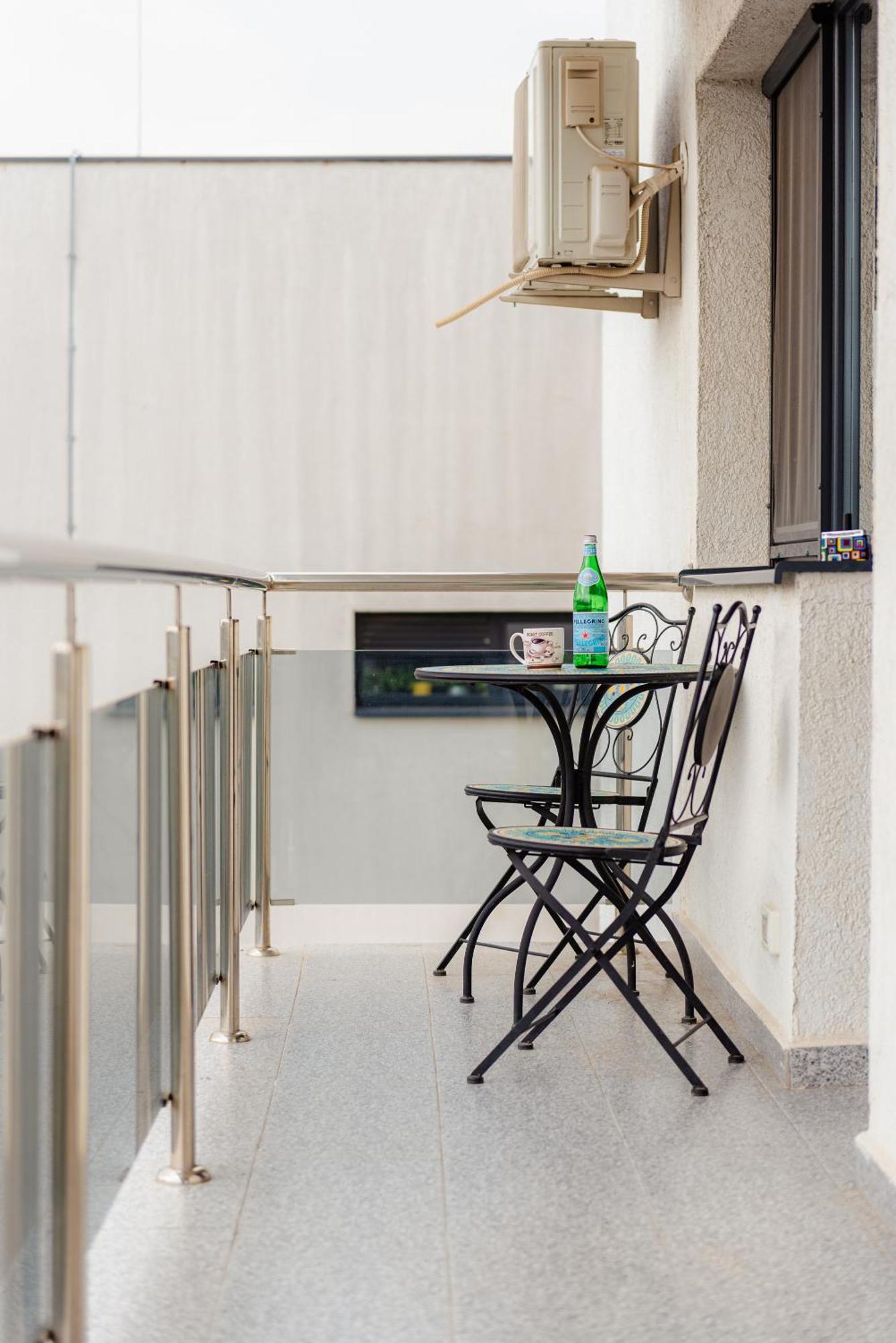 The Blue Norwegian House Apartment บูคาเรสต์ ภายนอก รูปภาพ
