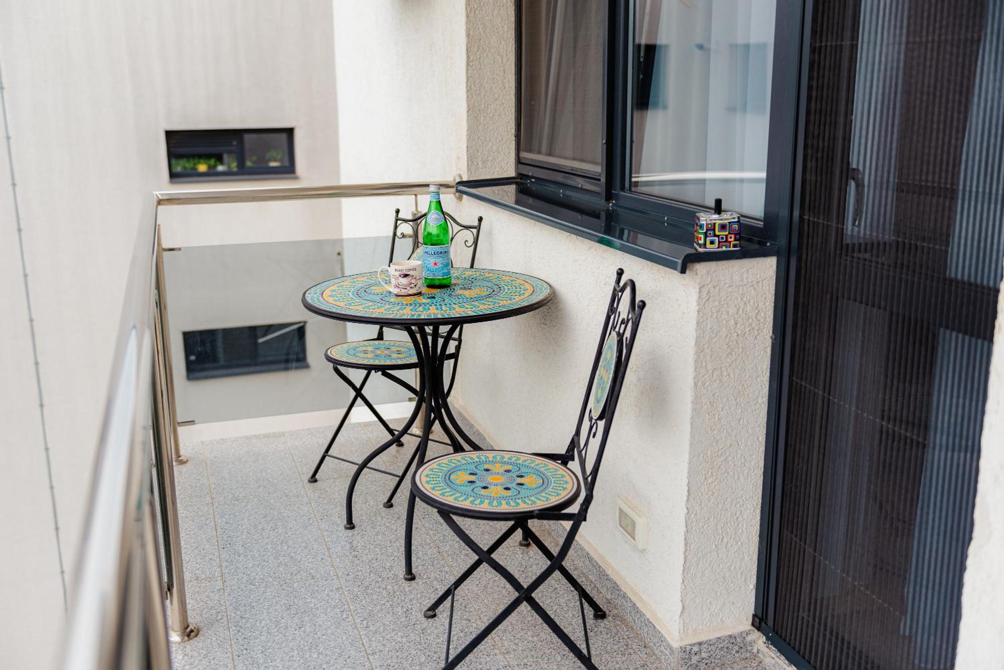 The Blue Norwegian House Apartment บูคาเรสต์ ภายนอก รูปภาพ