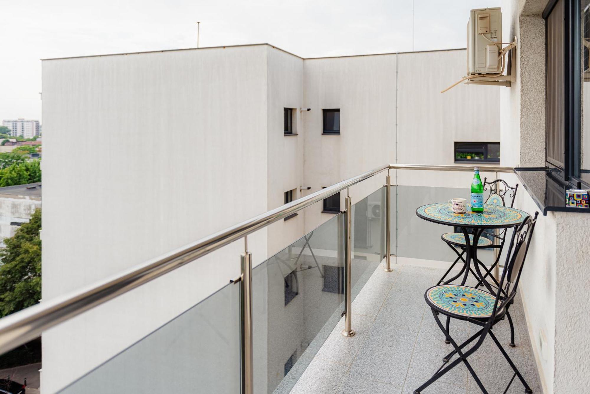 The Blue Norwegian House Apartment บูคาเรสต์ ภายนอก รูปภาพ